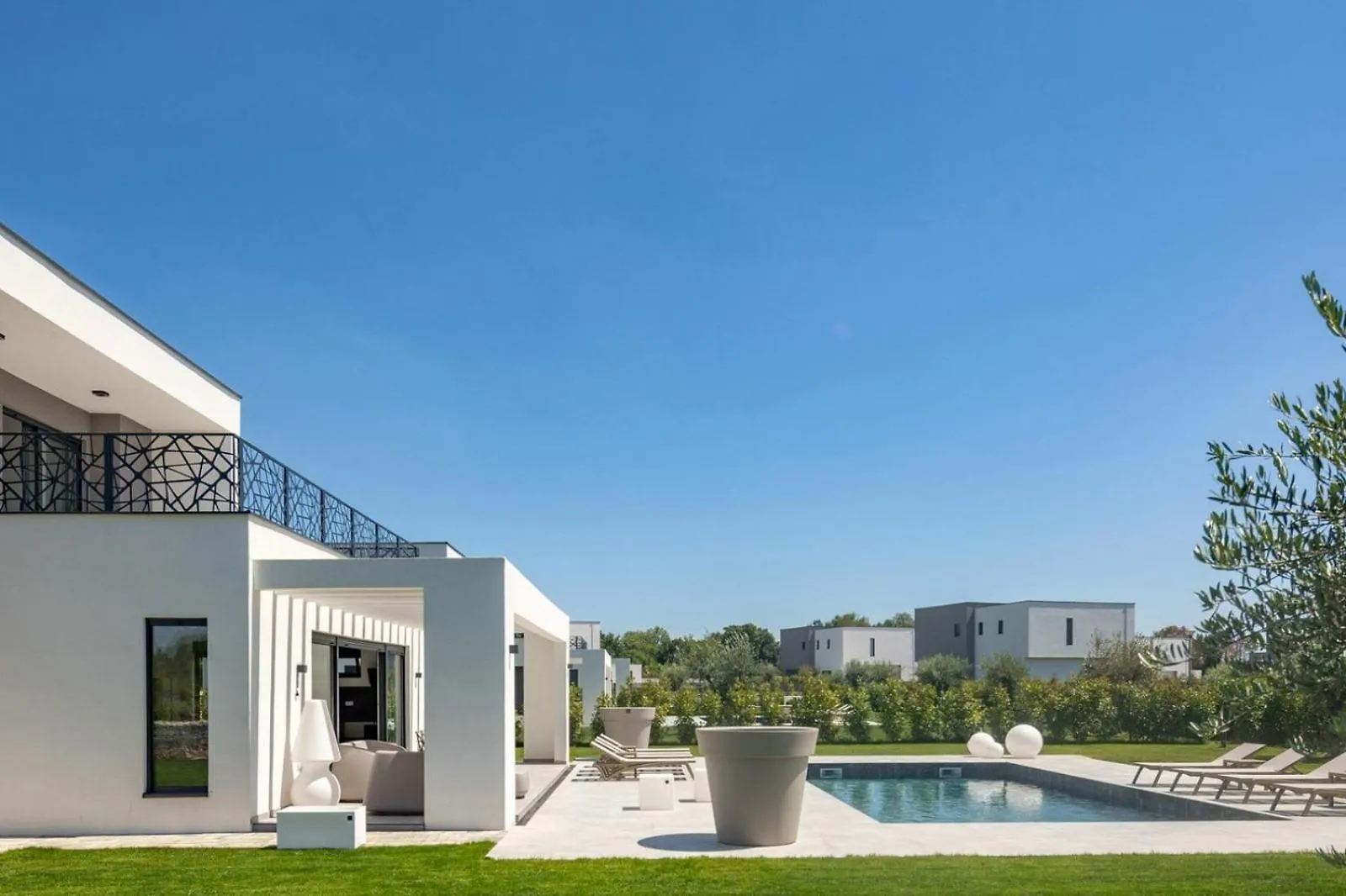 Villa Bb With Heated Salt Water Pool Butkovići